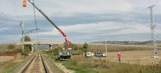 instalación de línea aérea de 13.2 Kv